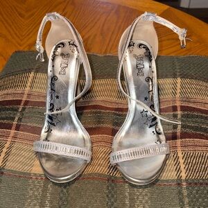 Silver Ankle-Strap Women’s Dress Sandals